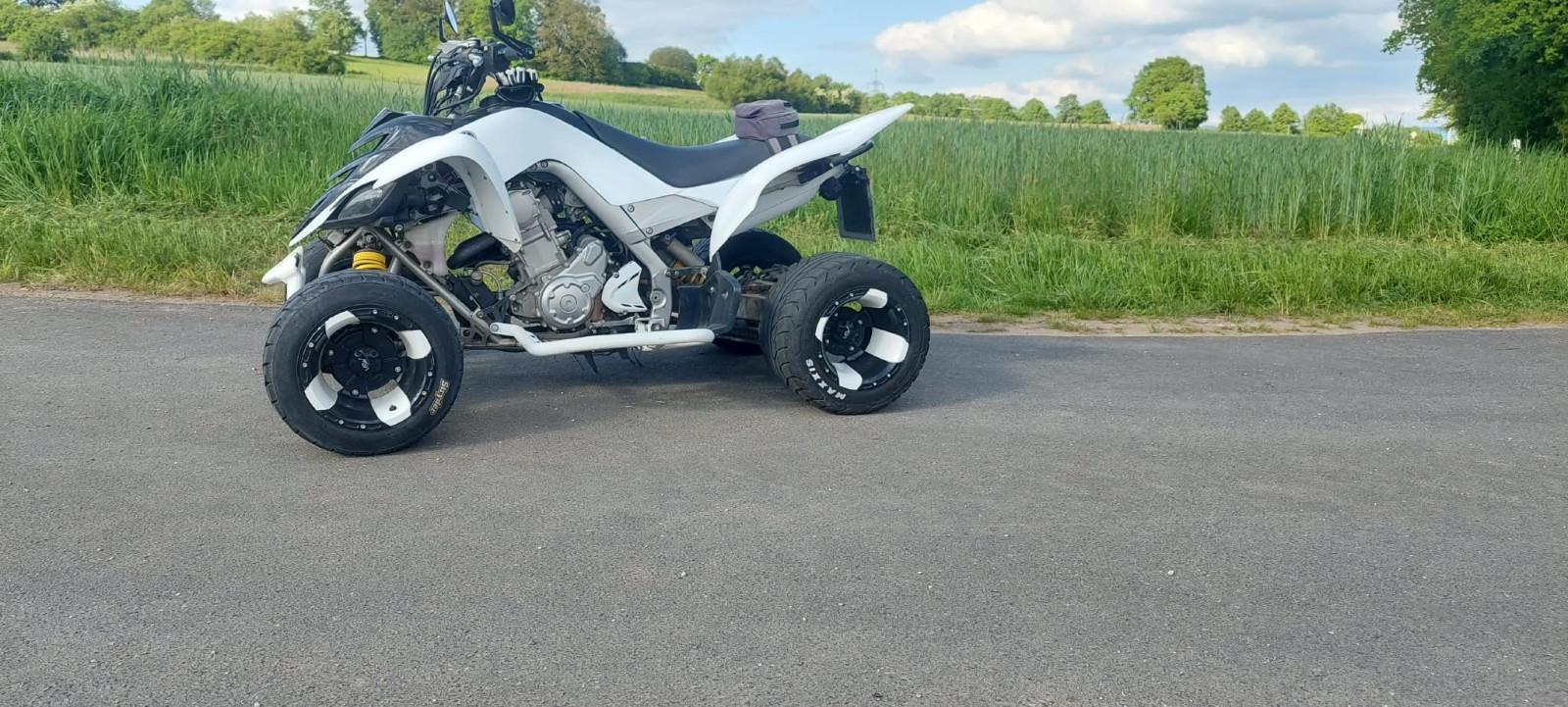 Yamaha Raptor 2011 — салон