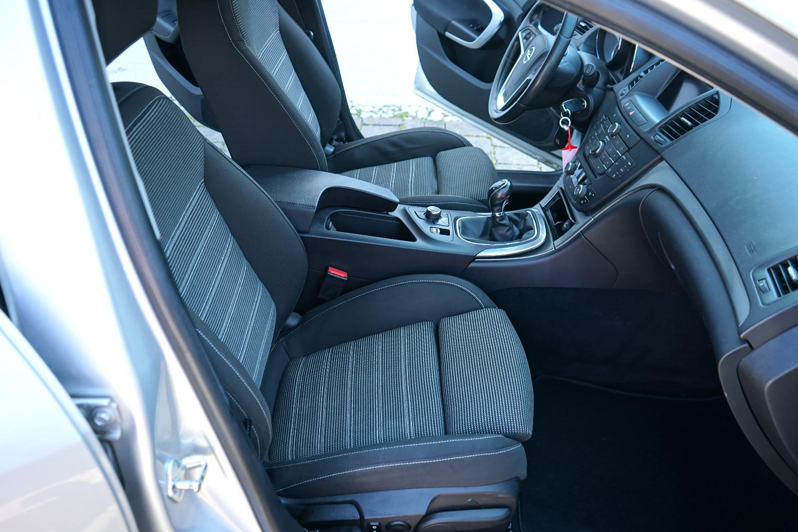 Opel Insignia A Spor Tourer Top Ausstattatung TÜV NEU