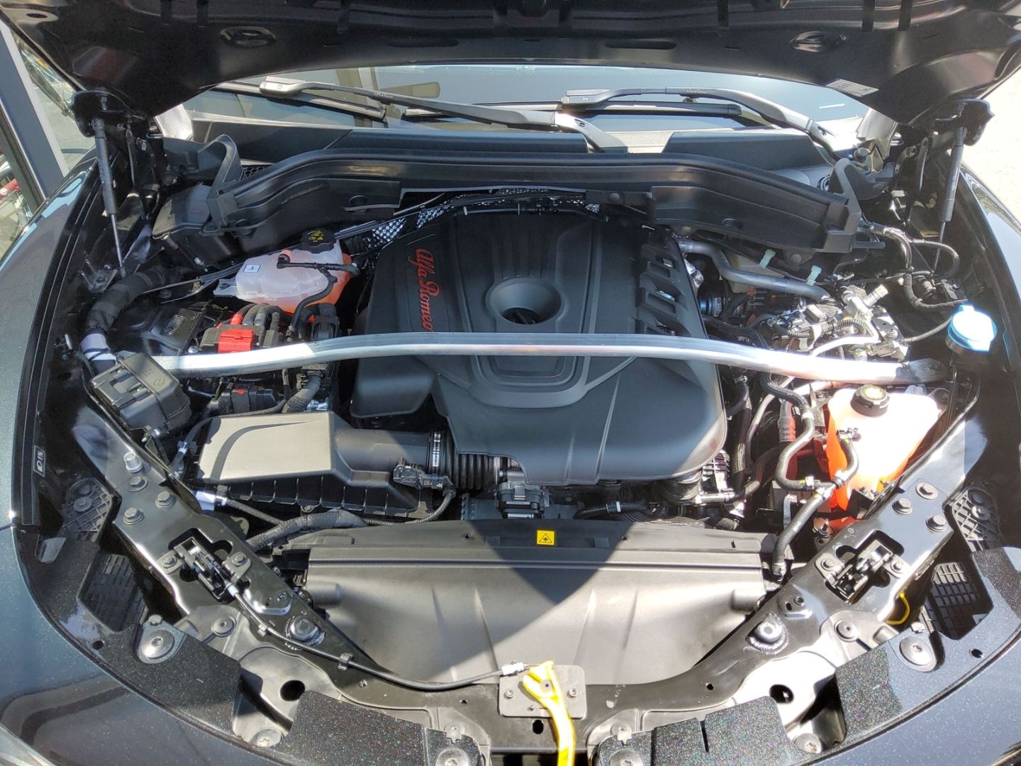 Fahrzeugabbildung Alfa Romeo Stelvio Intensa Sondermodell, Navi, 360°, 1,99%