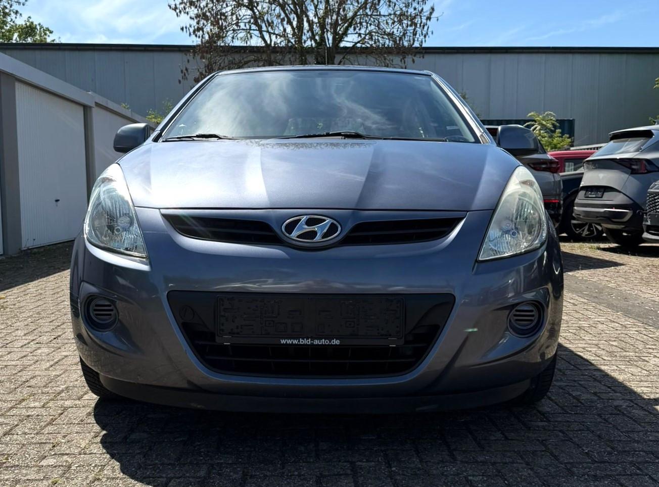 Hyundai i20*AUTOMATIK*KLIMA*PDC*R.CAM*AHK*USB&AUX*