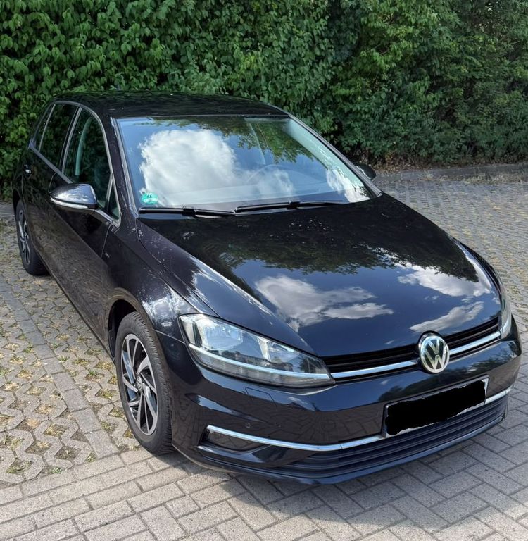 Image of Volkswagen Golf