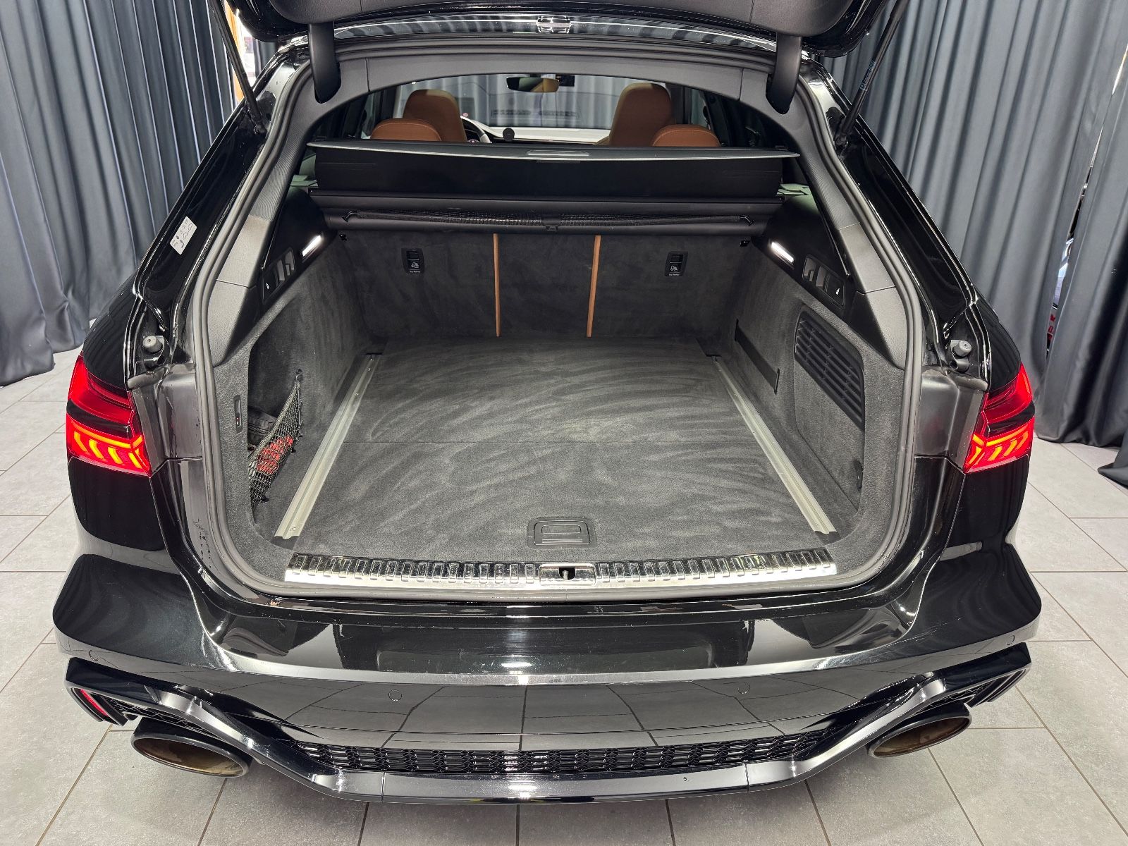 Fahrzeugabbildung Audi RS6 Avant 4.0 TFSI quattro|PANO|MATRIX|ACC|VOLL