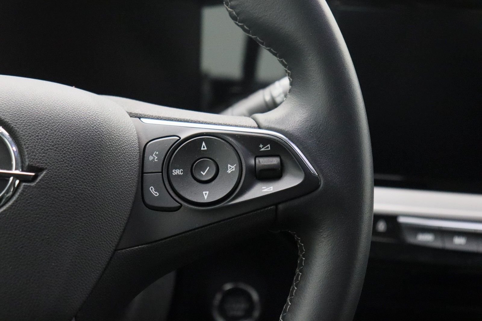 Fahrzeugabbildung Opel Mokka-e Elegance