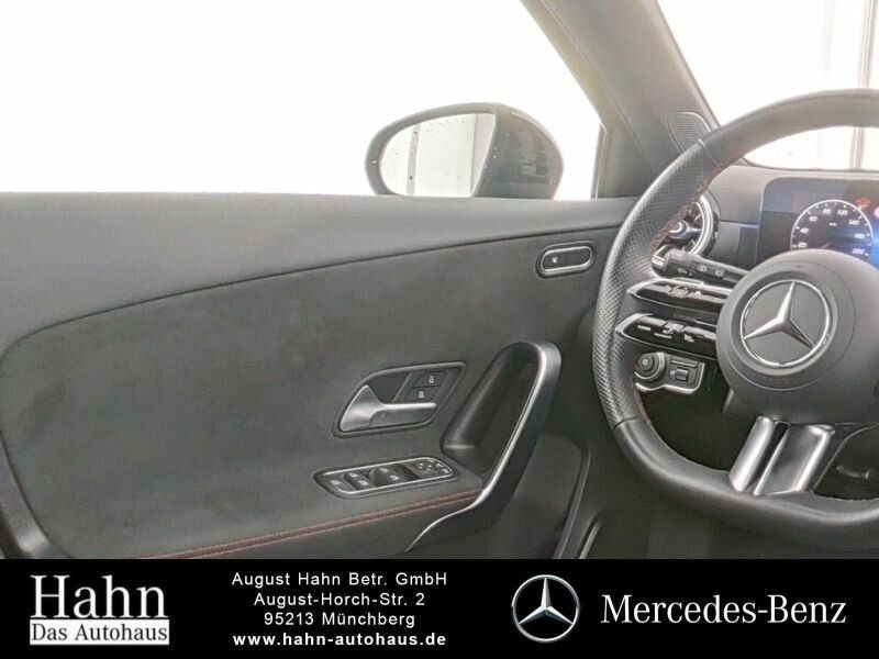 Fahrzeugabbildung Mercedes-Benz A 200 AMG/NIGHT/MULTIBEAM/KAMERA/WINTER/AMBI/.