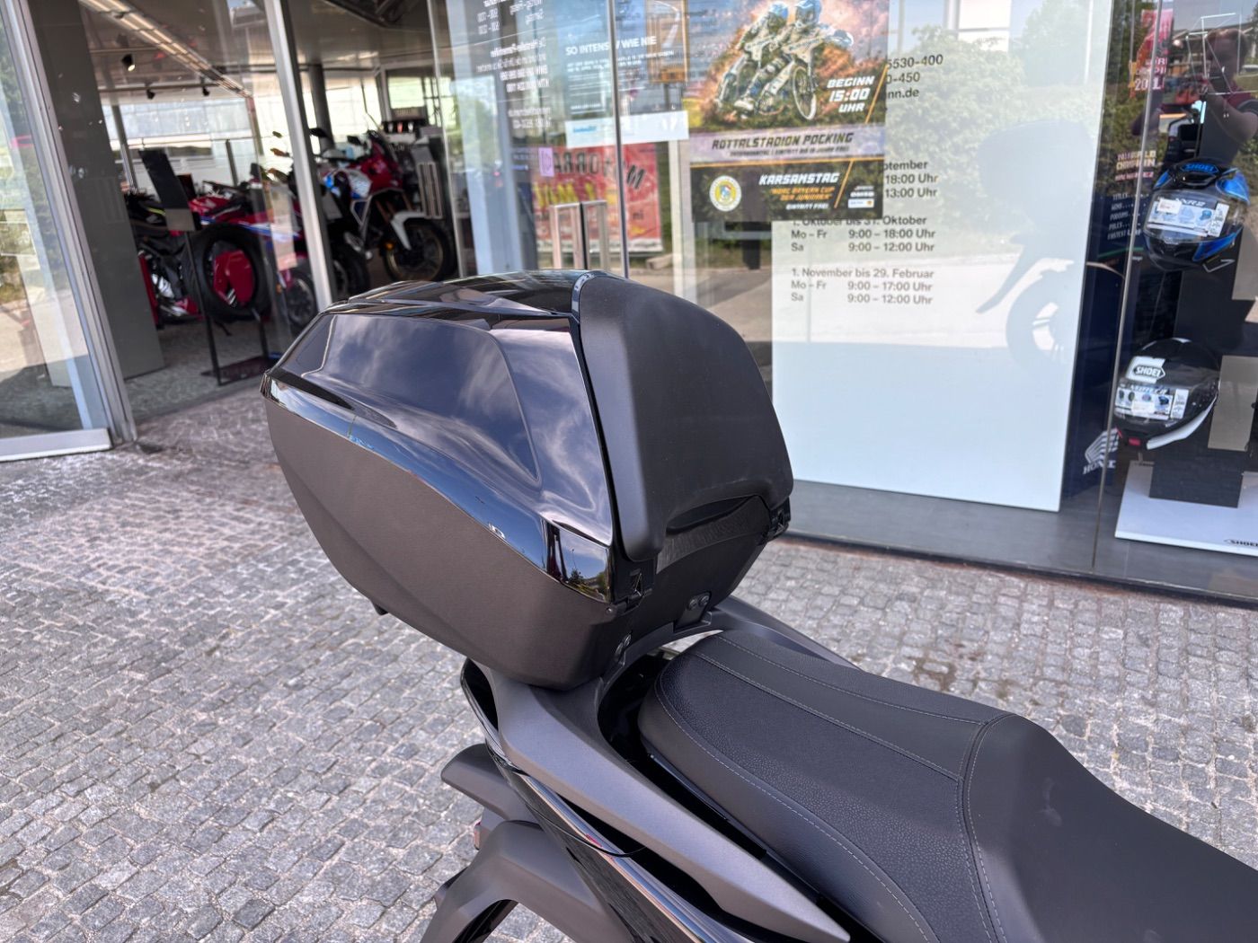 Fahrzeugabbildung Honda SH 125 i inklusive Smart-Topcase