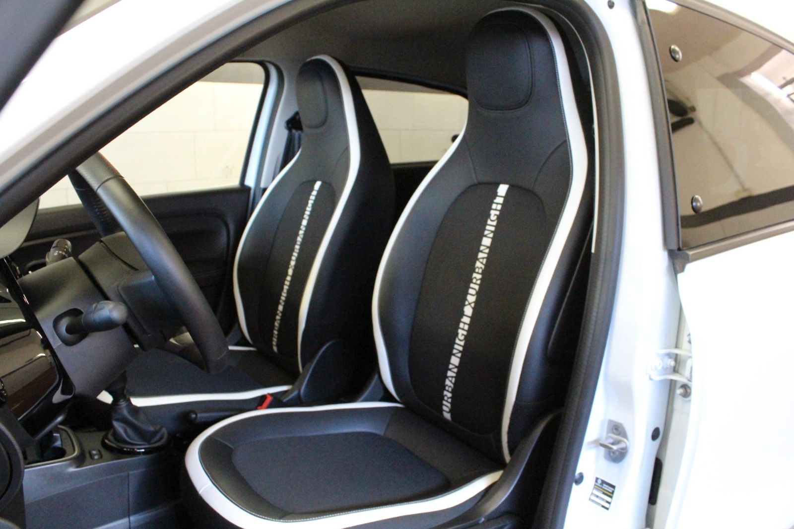 Fahrzeugabbildung Renault Twingo SCe 65 Urban Night *Easy Link*Sitzheizun*