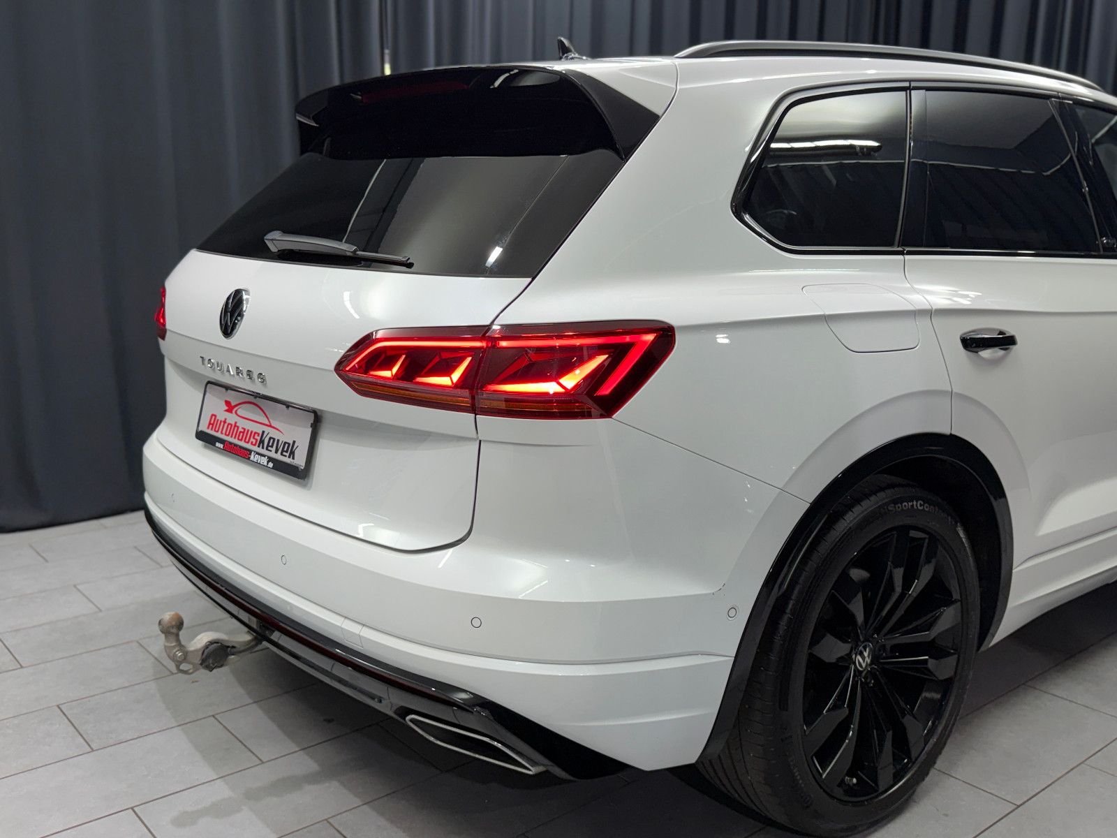 Fahrzeugabbildung Volkswagen Touareg R-Line 4Motion|PANO|NIGHT|LAST EDITION|