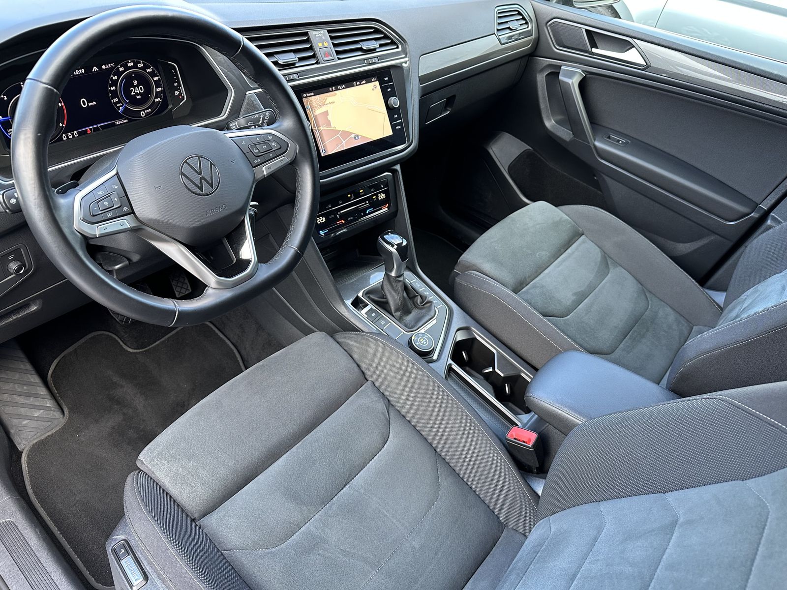 Fahrzeugabbildung Volkswagen Tiguan Allspace 4M Life NAV+LED+AHK+KAM+18ZO+VC