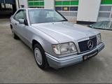 Mercedes-Benz W124 E220 AUTOMATIK  SITZHEIZUNG SCHIEBEDACH - Mercedes-Benz E 220: W124