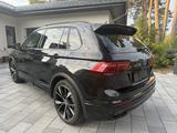 Volkswagen Tiguan R-Line Black MATRIX ACC CAM  20 Z HARMAN - Volkswagen Tiguan Geländewagen R line mit Benzin-Antrieb