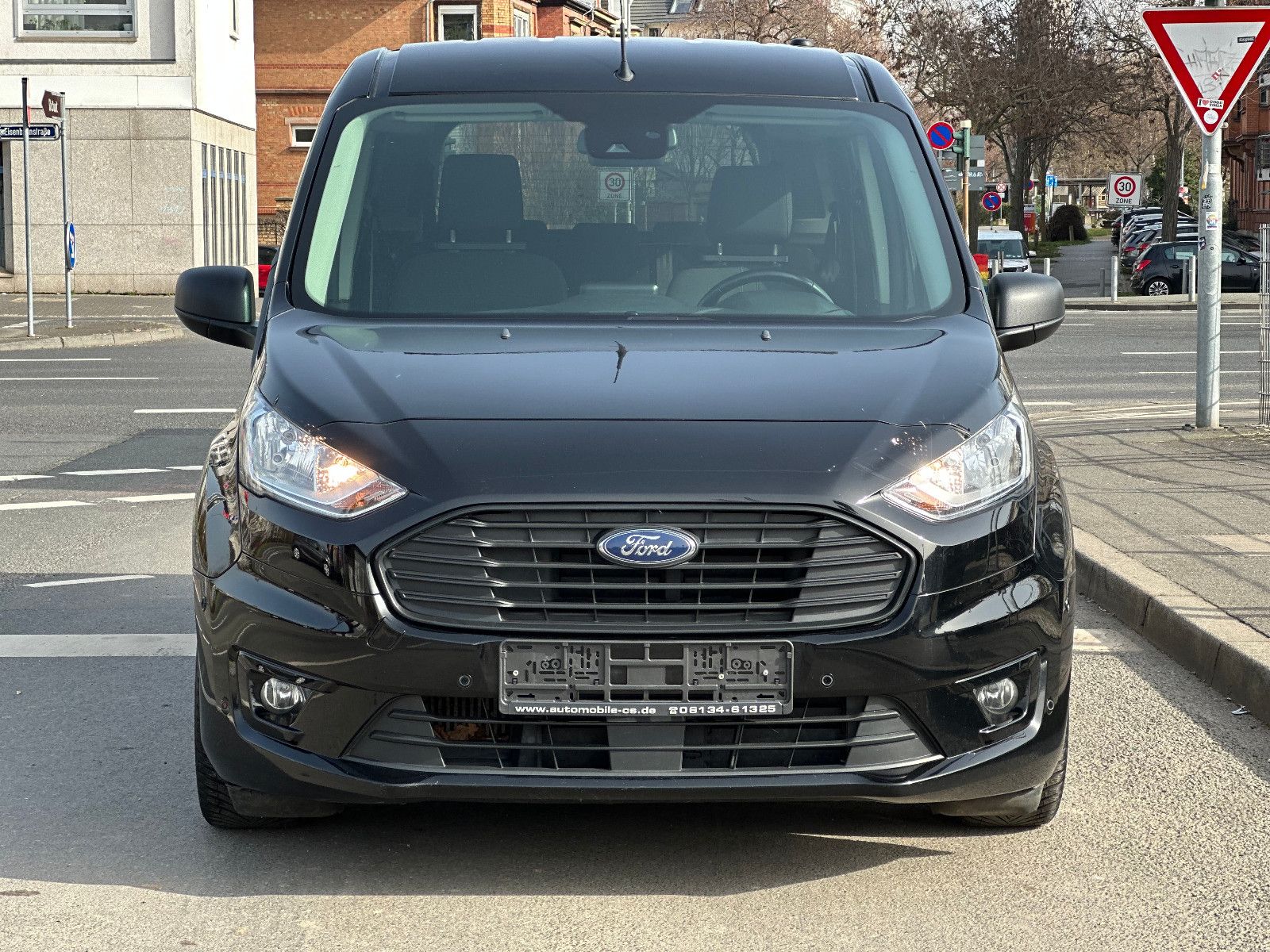 Fahrzeugabbildung Ford GRAND TOURNEO CONNECT*7 SITZER+AUTOM*