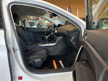 Peugeot 308 SW Allure *TEMPO*NAVI*PDC*KLIMAAUTO*
