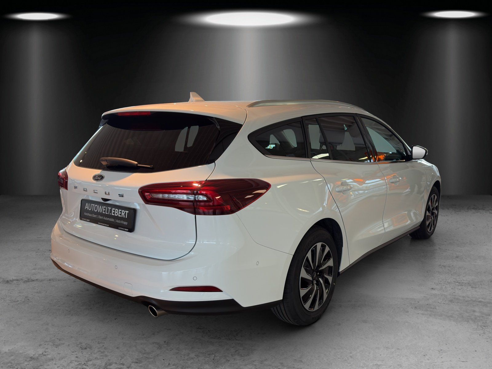 Fahrzeugabbildung Ford Focus Turnier Titanium Edition Fahrer Pak. Win.P