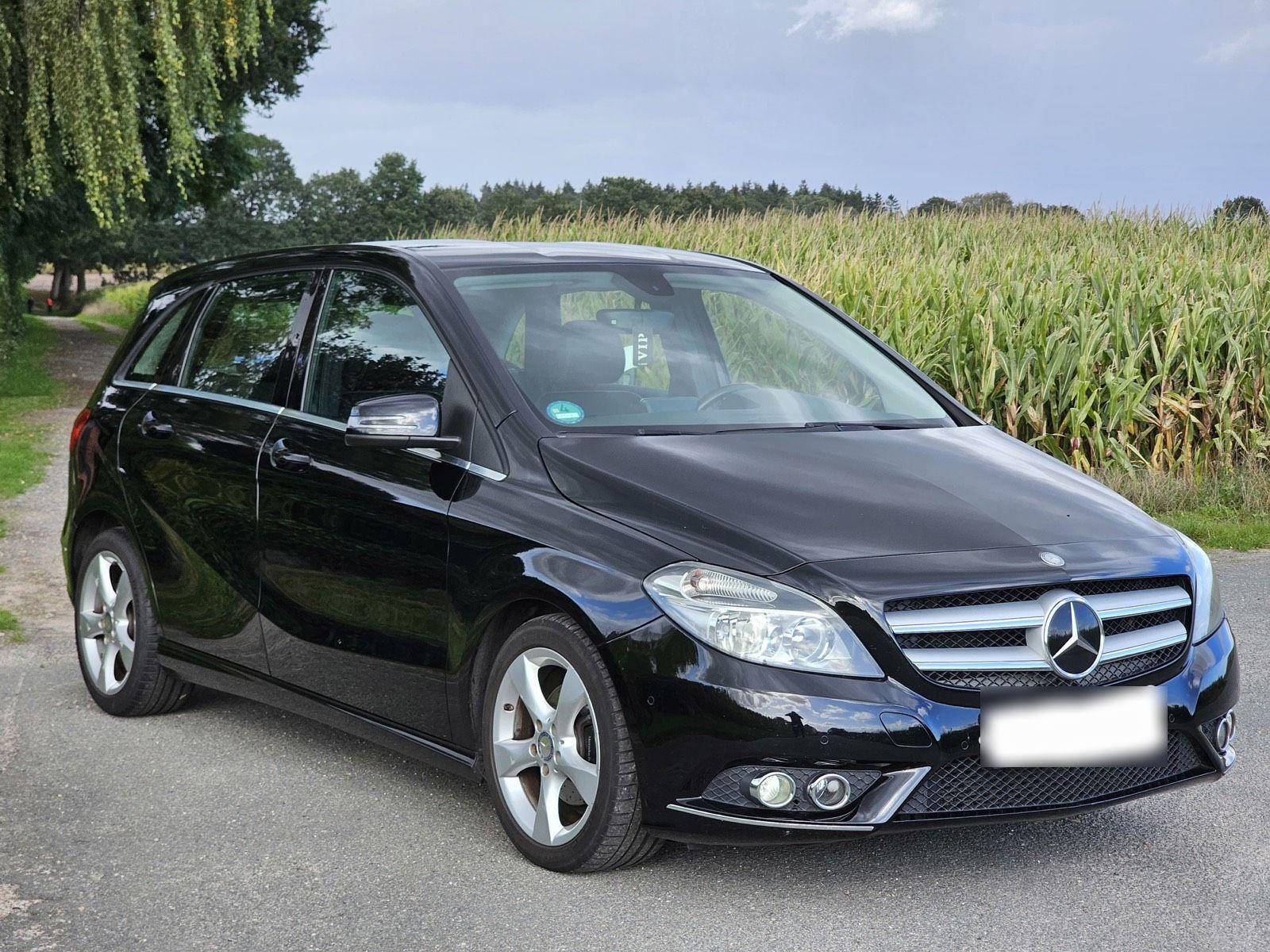 Mercedes-Benz B 180