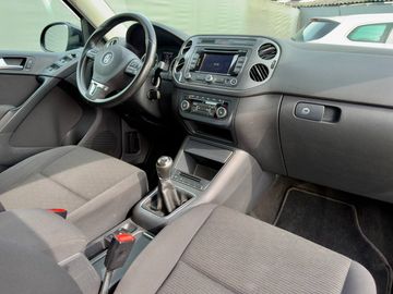 Volkswagen Tiguan - 12