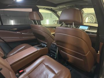 BMW 530 Gran Turismo - 11