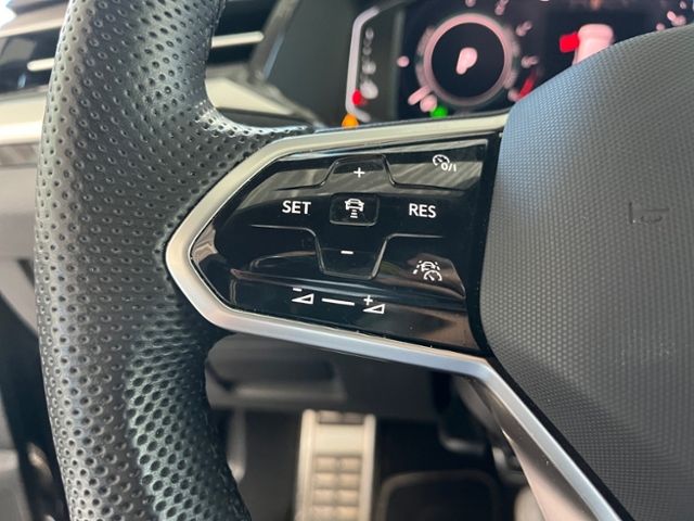 Fahrzeugabbildung Volkswagen Arteon Shooting Brake 1.4 eHybrid DSG R-LINE AHK