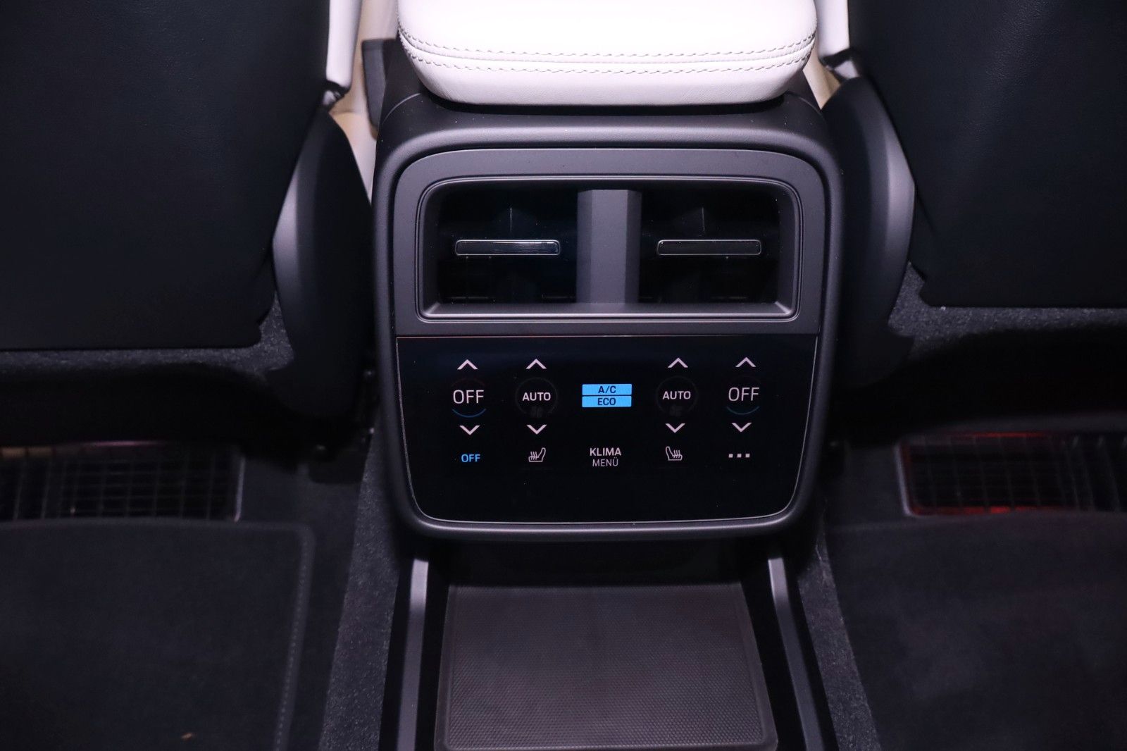 Fahrzeugabbildung Porsche Taycan GTS SportDesign/HeadUP/REAR-DVD/APPROVED