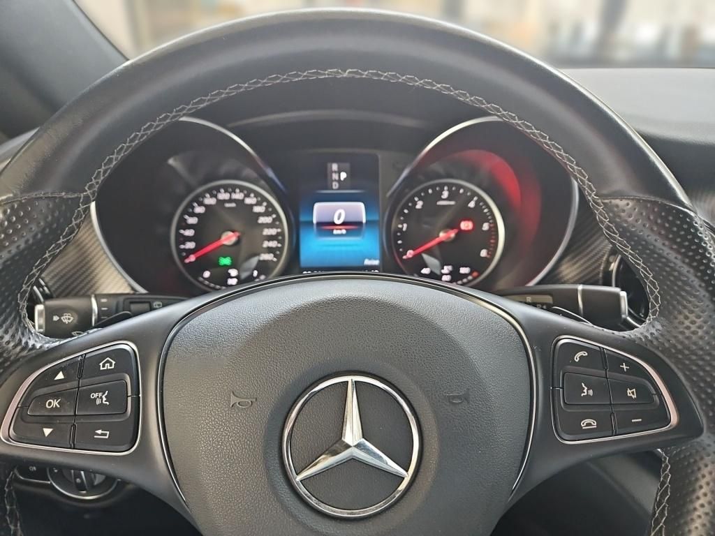 Fahrzeugabbildung Mercedes-Benz V 250 ED kompakt AMG 8 Sitze Night AHK DISTRONIC
