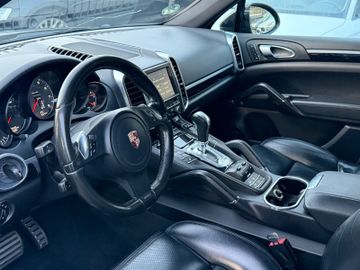 Porsche Cayenne - 5