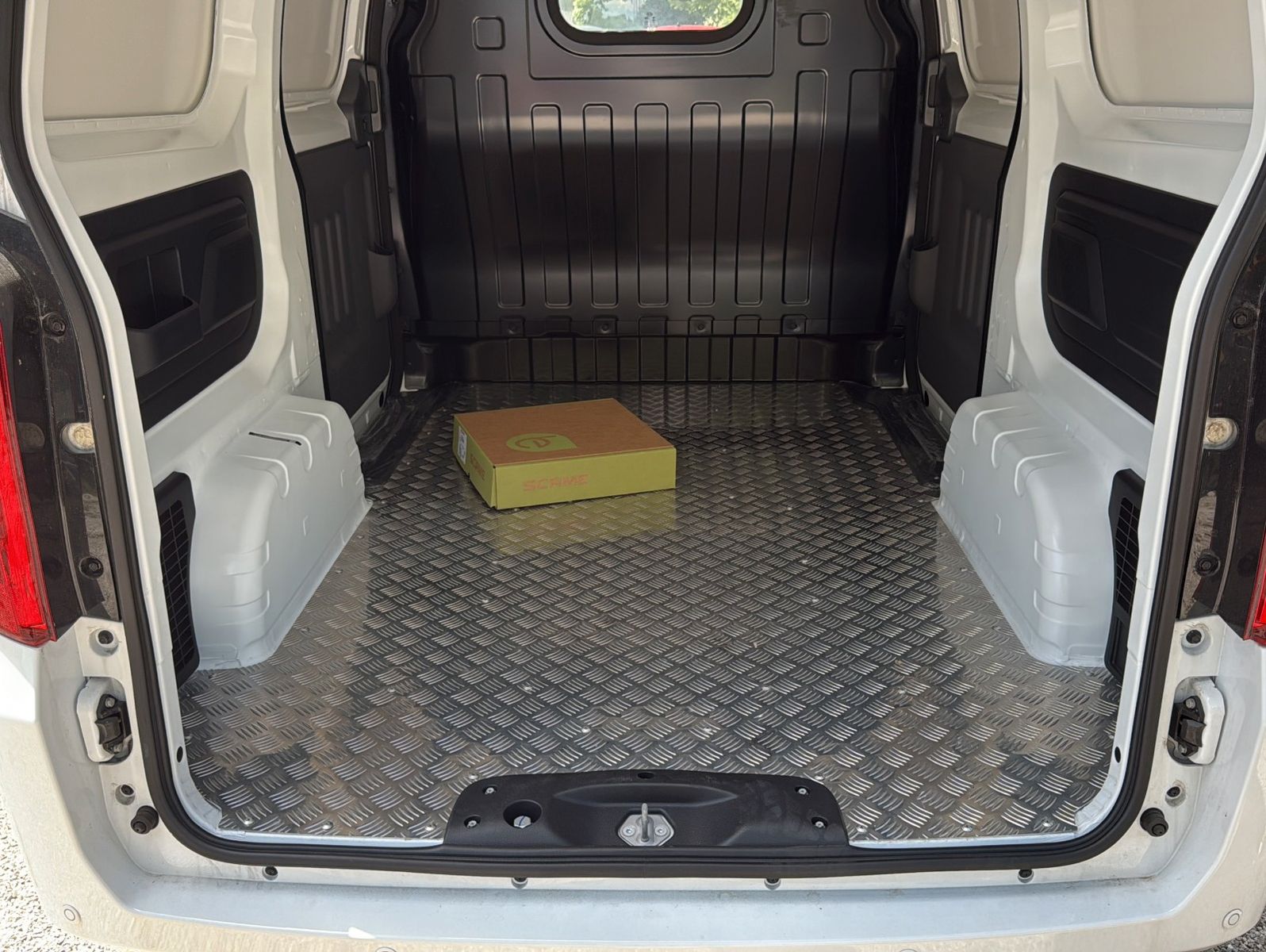 Fahrzeugabbildung Other BYD ETP 3