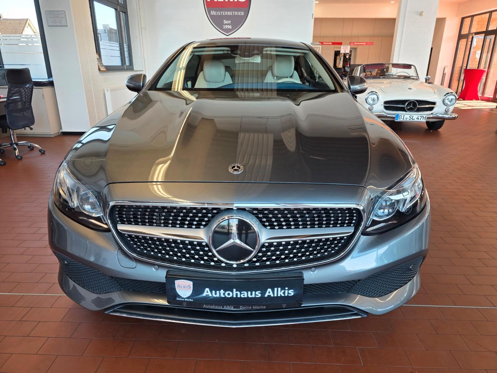 Mercedes-Benz E 300 Coupe+Avantgarde+Ambiete+LED+Kamera