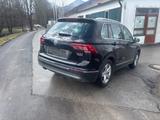 Volkswagen Tiguan Highline BMT/Start-Stopp 4Motion - Volkswagen Tiguan: Van
