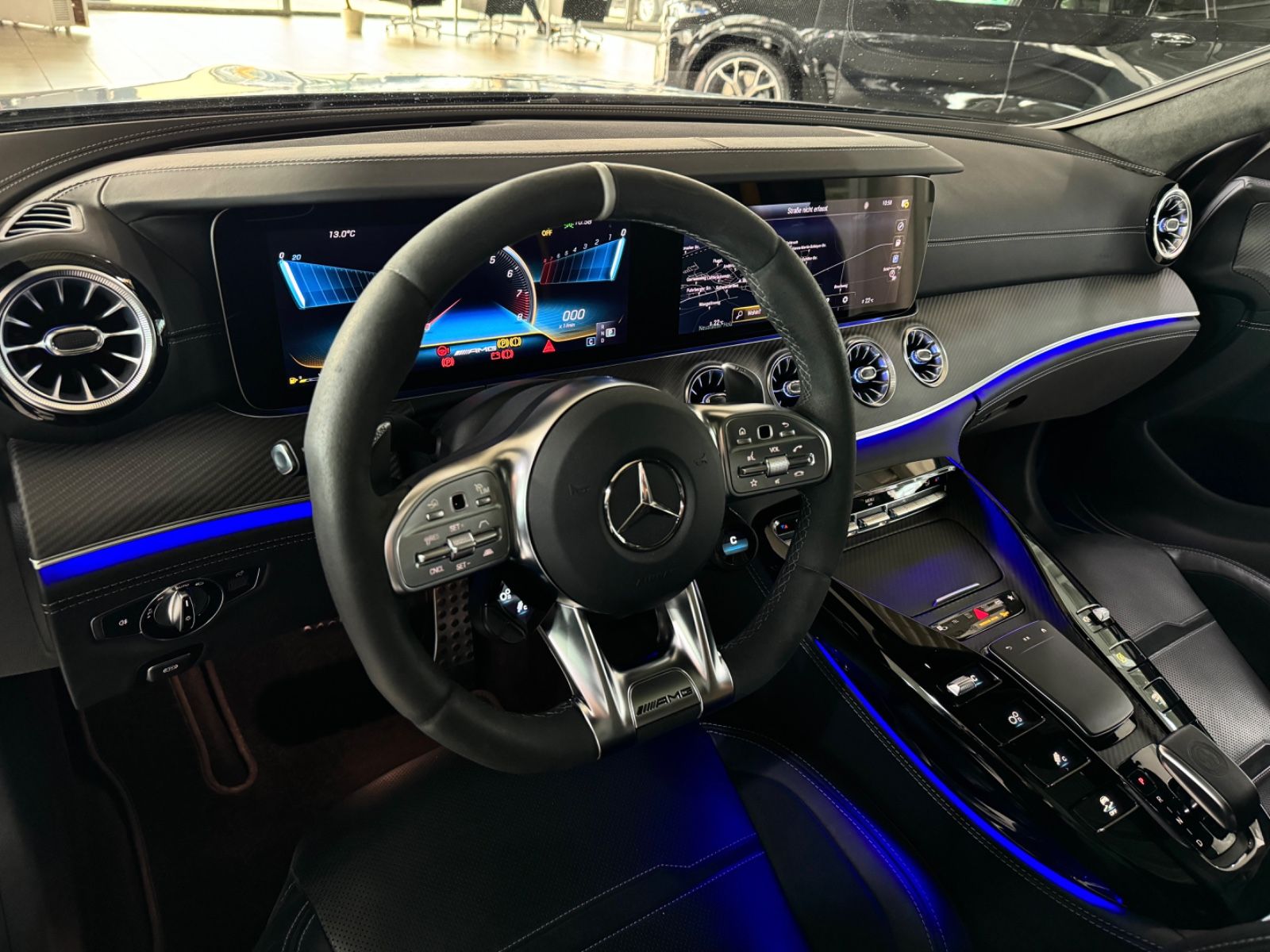 Fahrzeugabbildung Mercedes-Benz AMG GT 63 S 4Matic+ High-Class Fond 3D Burm Voll