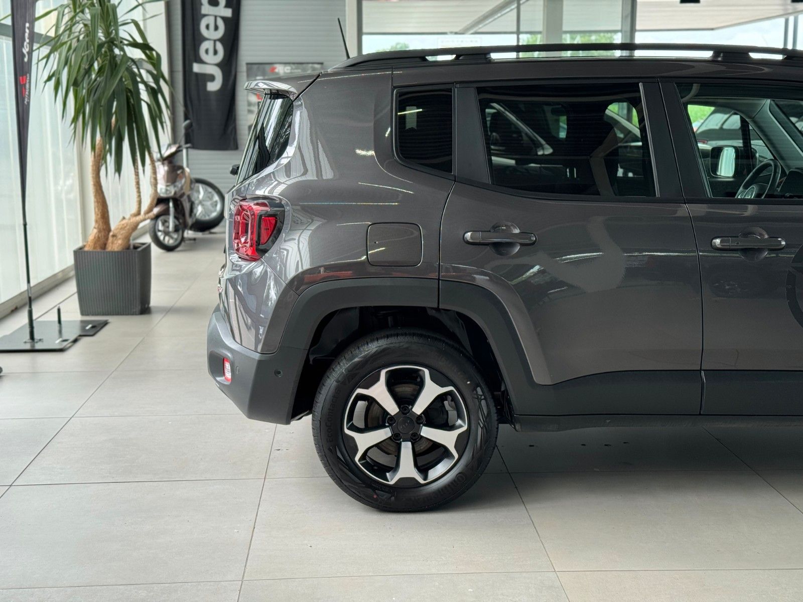 Fahrzeugabbildung Jeep Renegade 2.0D Trailhawk 4WD "AHK Navi Soundsys."