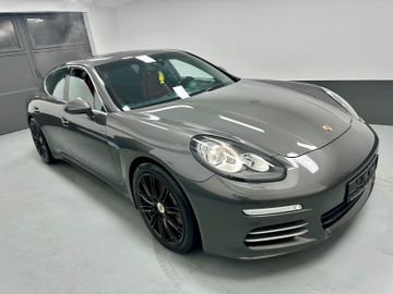Porsche Panamera - 8