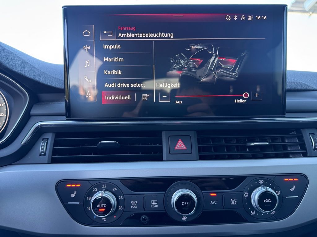 AUDI A4 2023