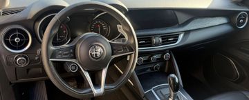 Alfa-Romeo Stelvio - 8