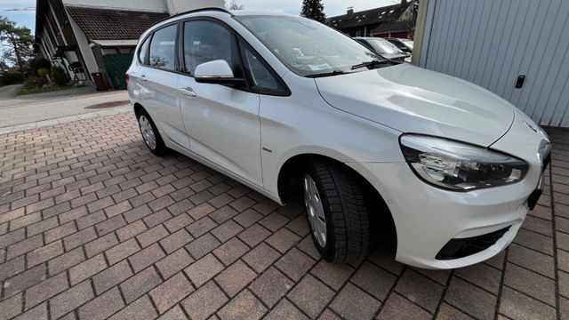 BMW 218i Active Tourer Sport Line, Navi, Shz