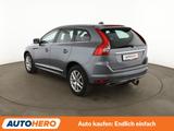 Volvo 2.0 D4 Summum 2WD Aut.*NAV*XENON*TEMP*PDC*SHZ* - gebrauchte Volvo XC60 aus dem Jahr 2016