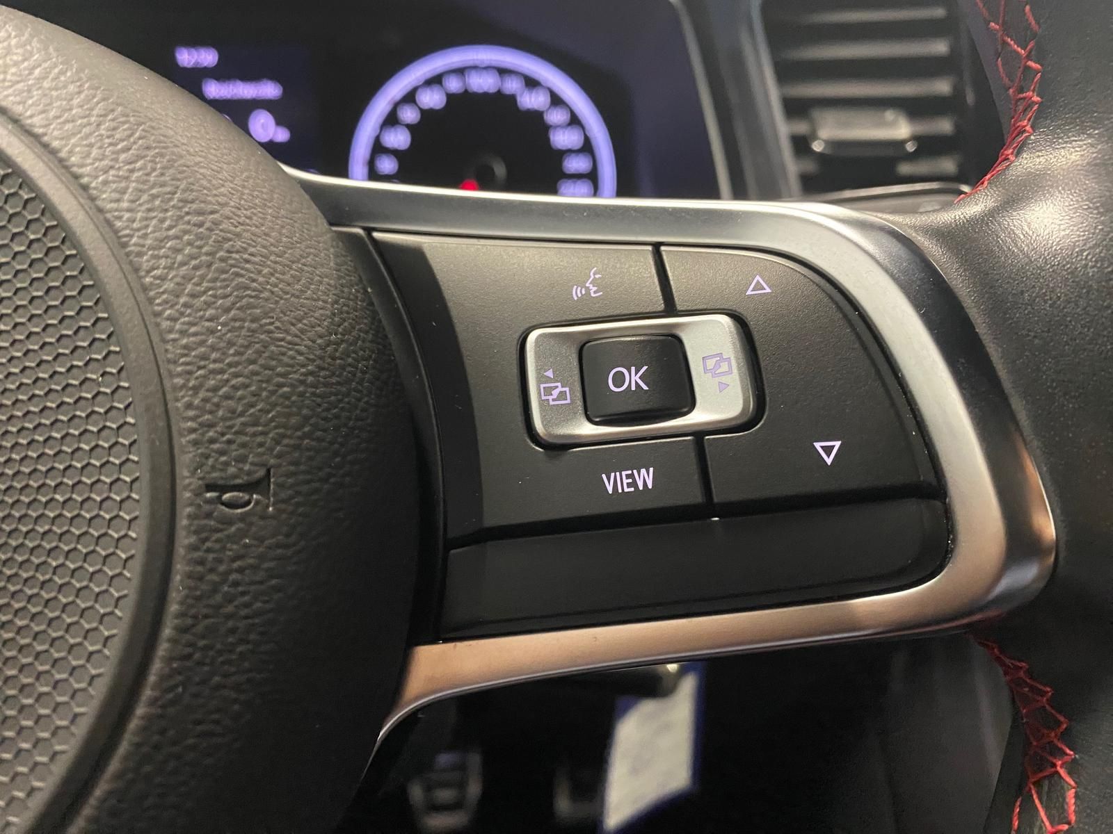 Fahrzeugabbildung Volkswagen T-Roc 1.5 16V TSI Sport R-Line+PDC+ALU+LED