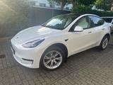 Tesla MODEL Y LONG RANGE DUAL MOTOR AWD PANORAMA|LEDER - Tesla Model Y Gebrauchtwagen in Berlin