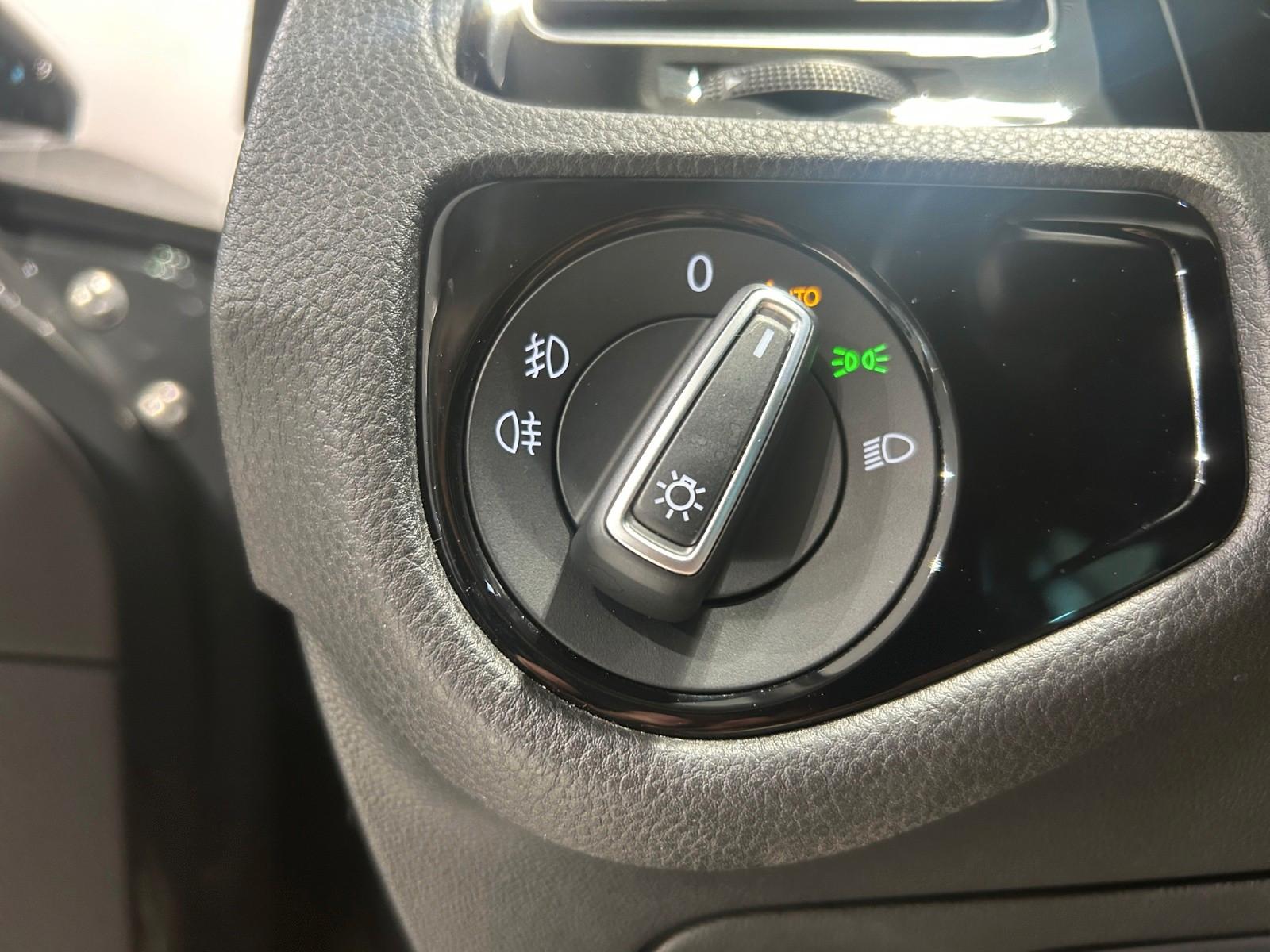 Volkswagen Golf VII Var. Highline LED/ACC/SZH/AHK/NAV, миниатюра 17