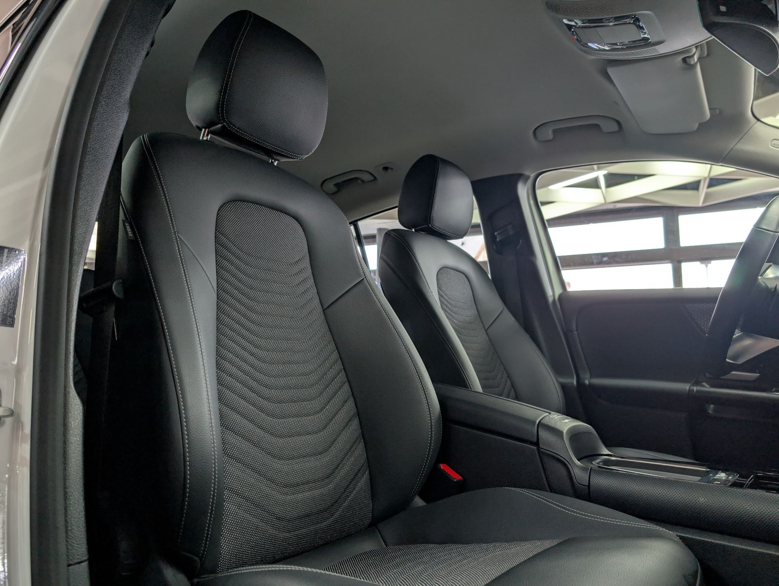 Fahrzeugabbildung Mercedes-Benz GLA 250 e LED LEDER AHK SHZ MFL VIRT KAM WinterP