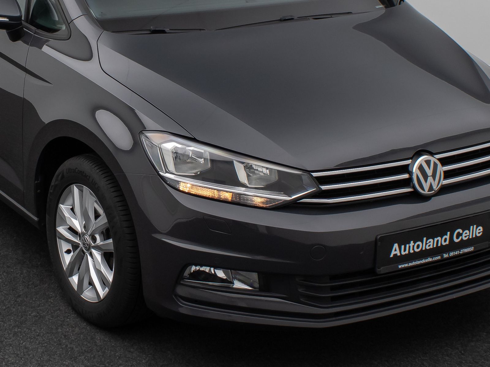Fahrzeugabbildung Volkswagen Touran 2.0 TDI BMT Navi Stzhz ACC PDC AHK 8fach