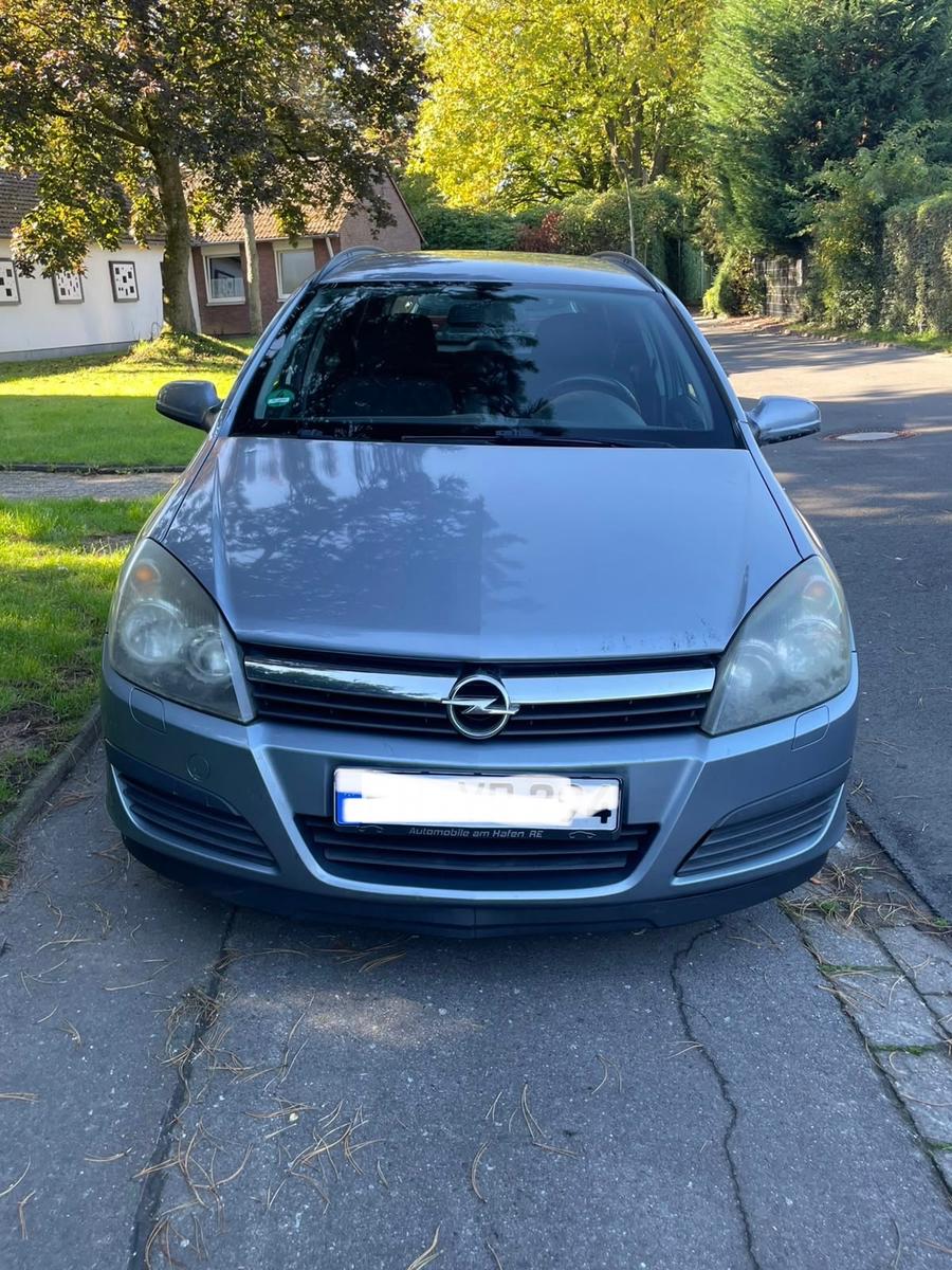 Opel Astra 2006 — салон