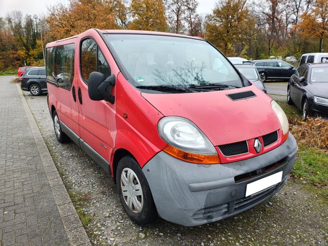 Renault  8-Sitzer,  TÜV bis 03/26, neuer Zahnriemen