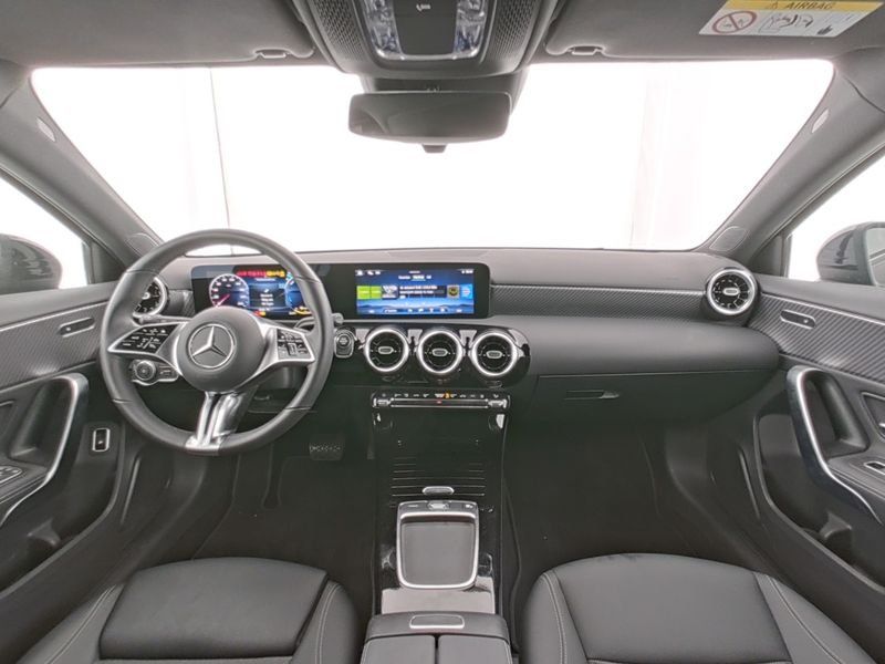 Fahrzeugabbildung Mercedes-Benz A 250 e PROGRESSIVE*AHK*APPLE-CARPLAY*TOTWINKEL