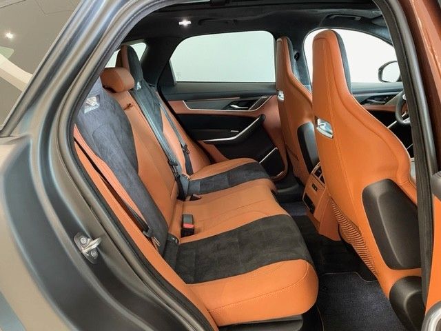 Fahrzeugabbildung Jaguar F-PACE P550 SVR SPICED COPPER EDITION