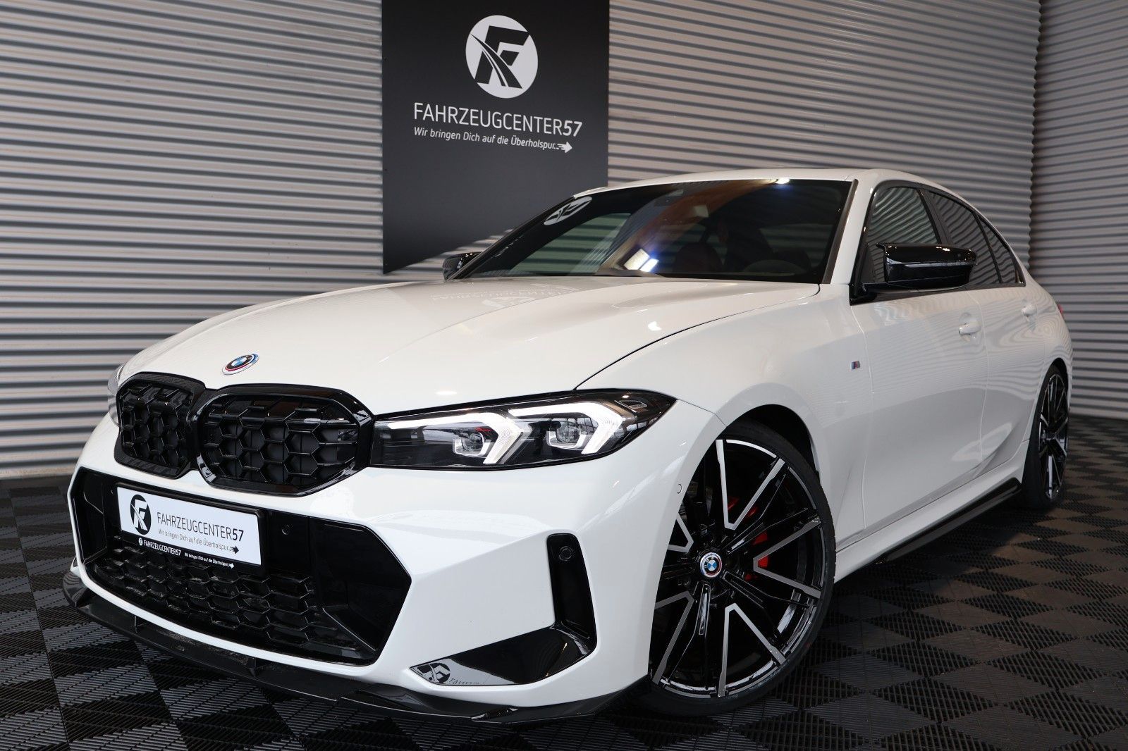 BMW 330i M-PERFORMANCE/CURVED/CARPLAY/HIFI