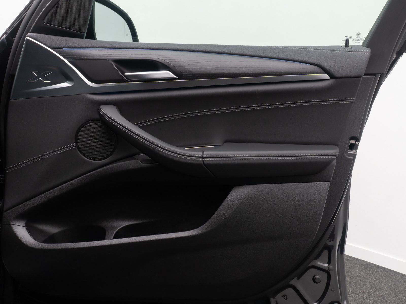 Fahrzeugabbildung BMW X3 xD30e M Sport Komfort AHK HUD DAB 360°HiFi