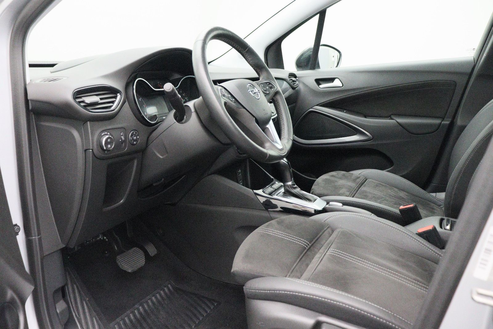 Fahrzeugabbildung Opel Crossland (X) 1.2 Ultimate Automatik