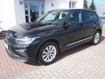 Volkswagen Tiguan - 1