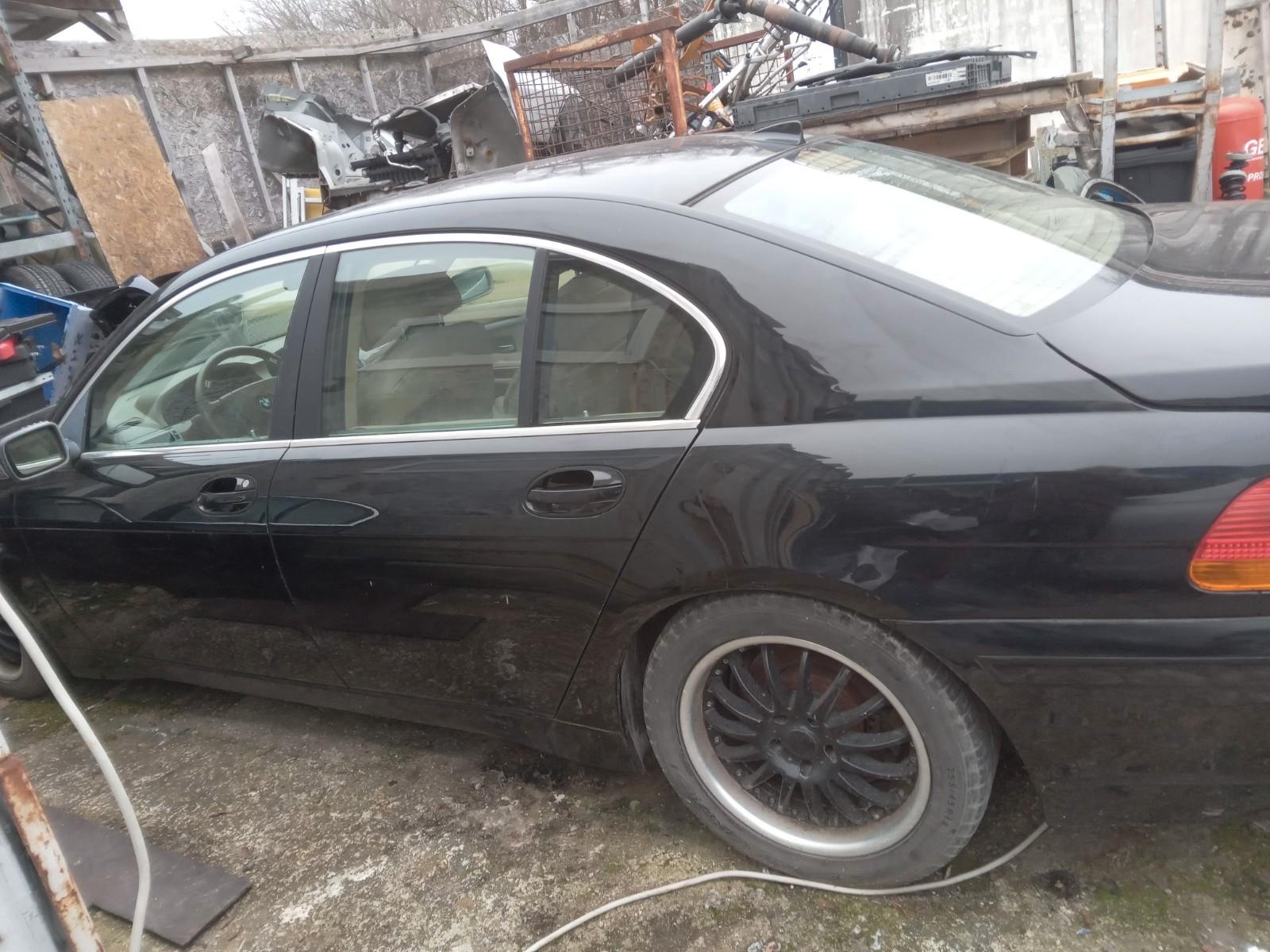 BMW 735i A -