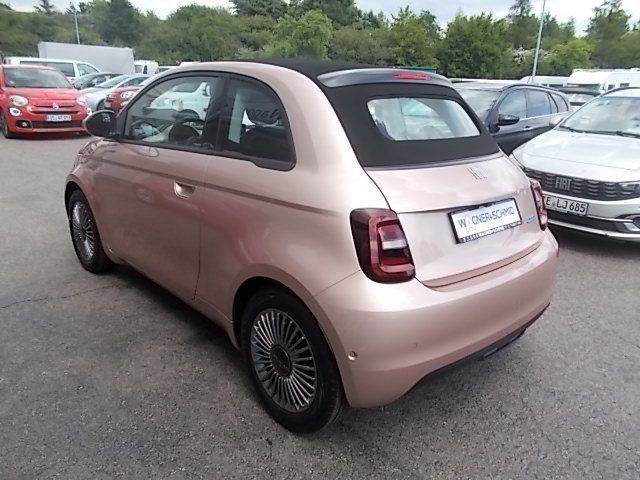 Fahrzeugabbildung Fiat 500 500e Cabrio 42 kWh (118 PS)