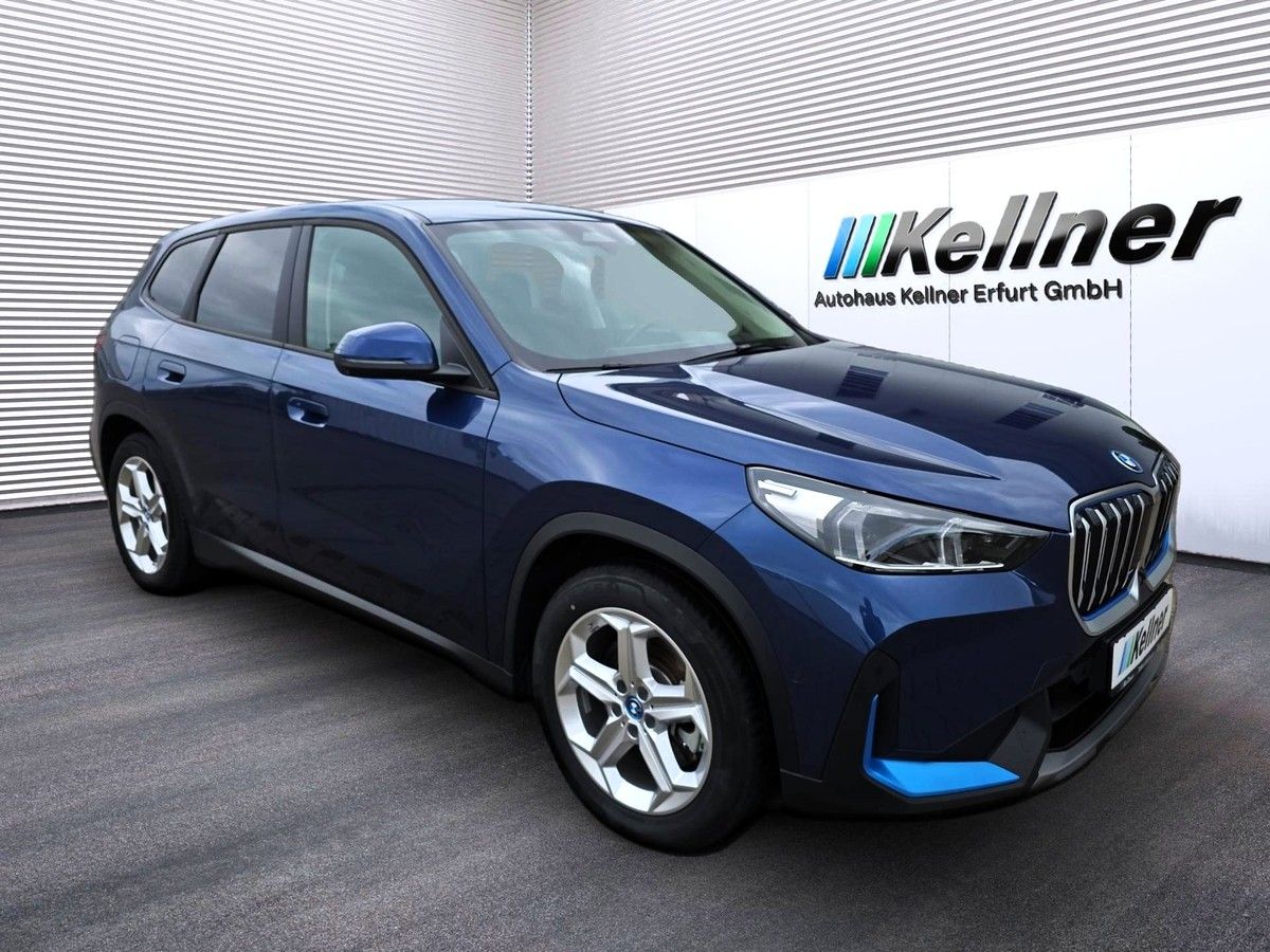 BMW iX1  xDr. 30+AHK+HUD+360°+ACC+HiFi+aLED imagem 3